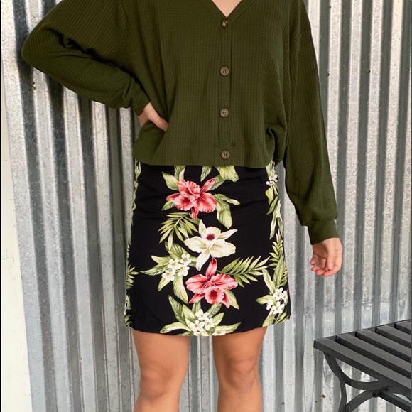 Hawaiian Dress - Picture 3 of 3